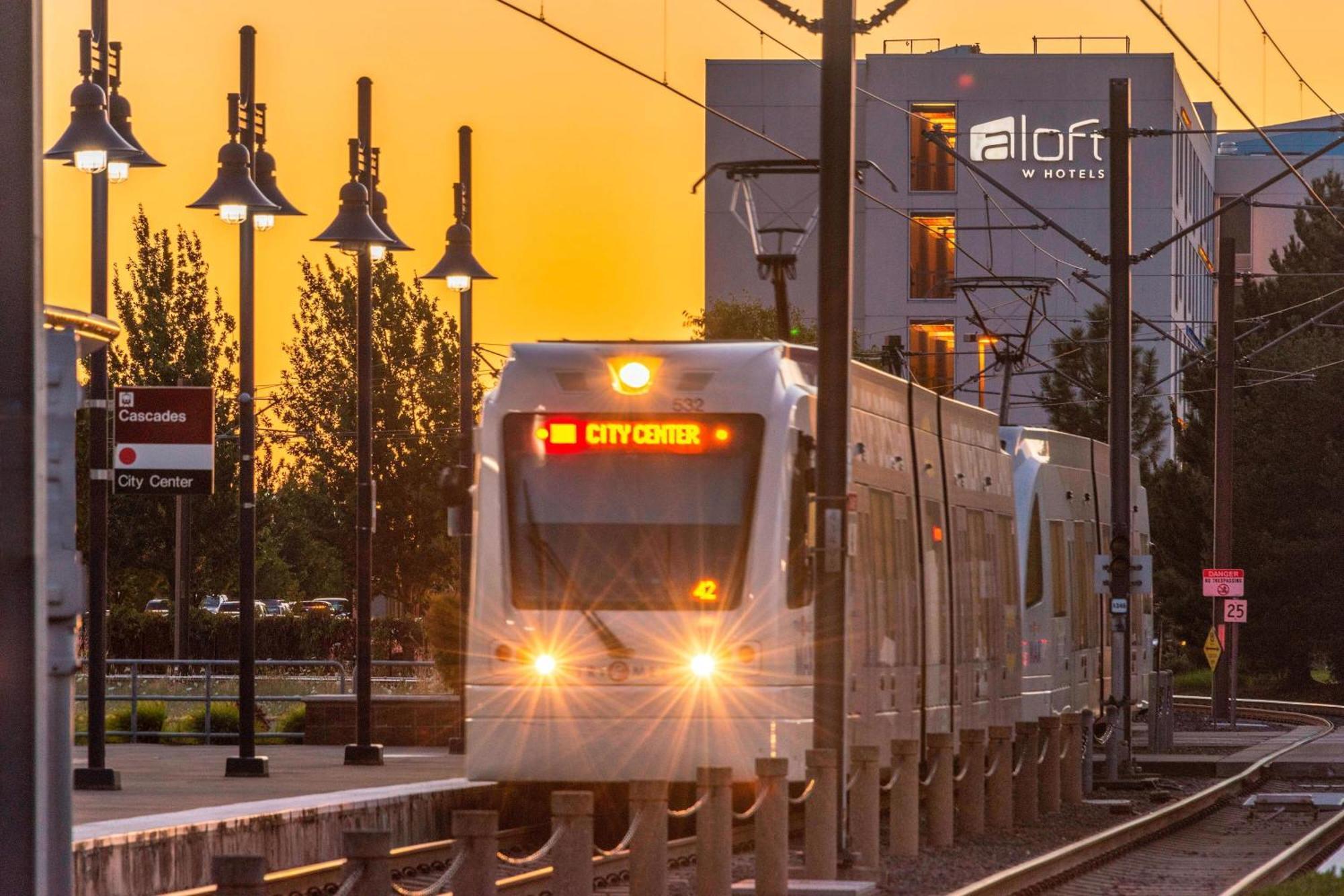Aloft Portland Airport Hotel At Cascade Station Extérieur photo